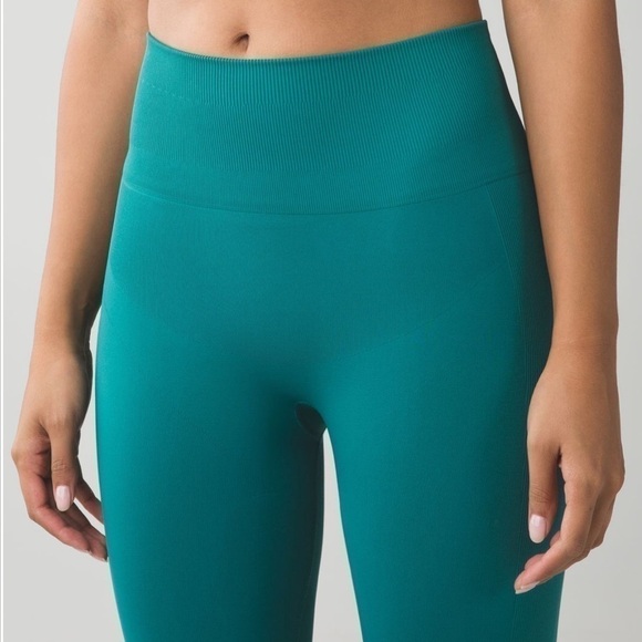 LULULEMON zone in tight forage teal size 6 - Picture 4 of 13